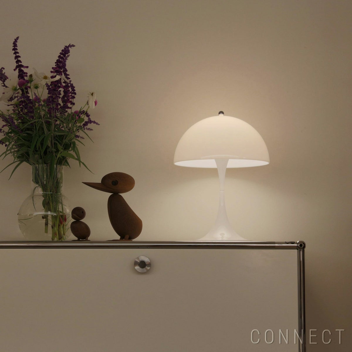 Louis Poulsen（ルイスポールセン） / Panthella 250 Portable（パンテラ 250 ポータブル） / オパール / 全4色 / テーブルランプ