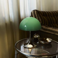 Louis Poulsen（ルイスポールセン） / Panthella 250 Portable（パンテラ 250 ポータブル） / オパール×クローム / テーブルランプ