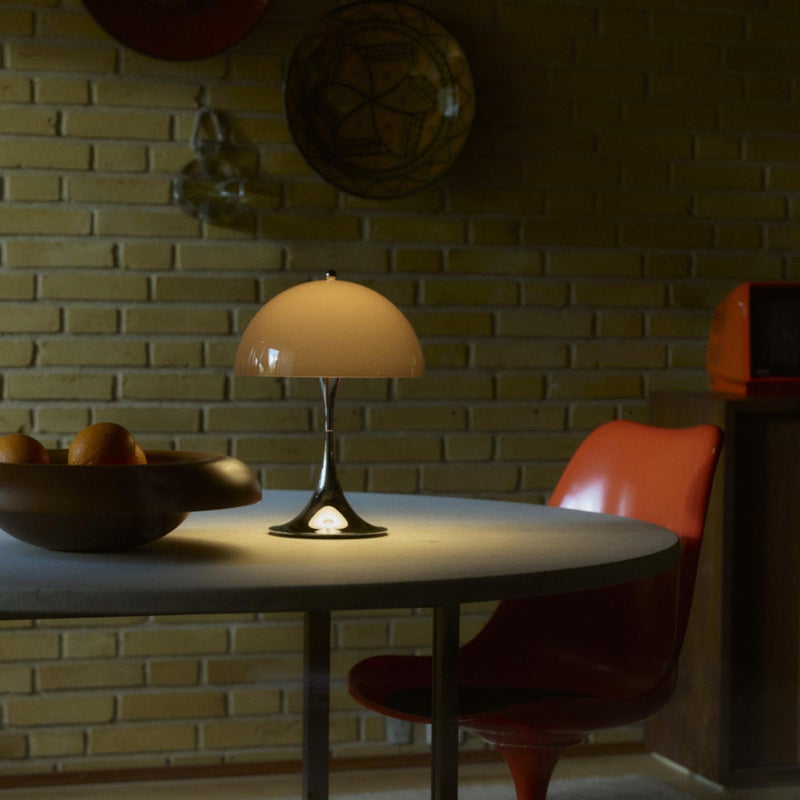 Louis Poulsen（ルイスポールセン） / Panthella 250 Portable（パンテラ 250 ポータブル） / オパール×クローム / テーブルランプ