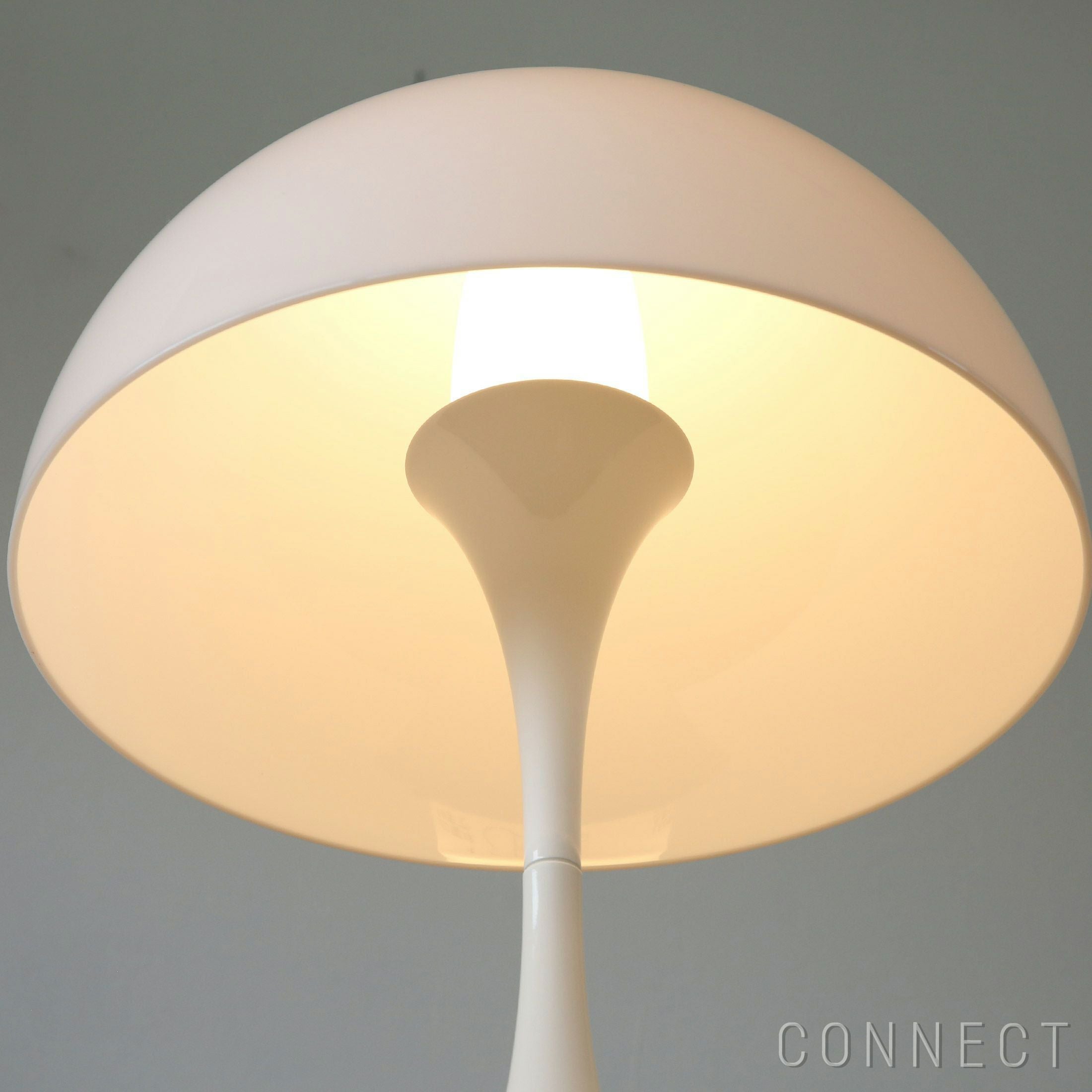 Louis Poulsen（ルイスポールセン） / Panthella 320 Table Lamp