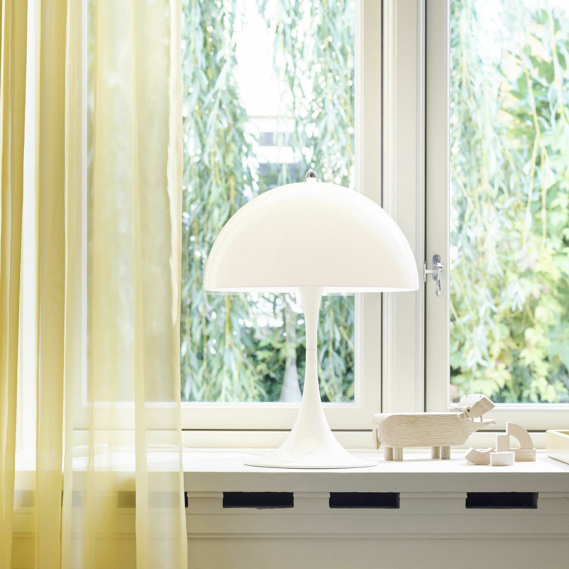 Louis Poulsen（ルイスポールセン） / Panthella 320 Table Lamp