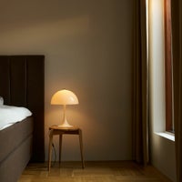 Louis Poulsen（ルイスポールセン） / Panthella 320 Table Lamp（パンテラ 320 テーブルランプ） / 全2色 / テーブルランプ