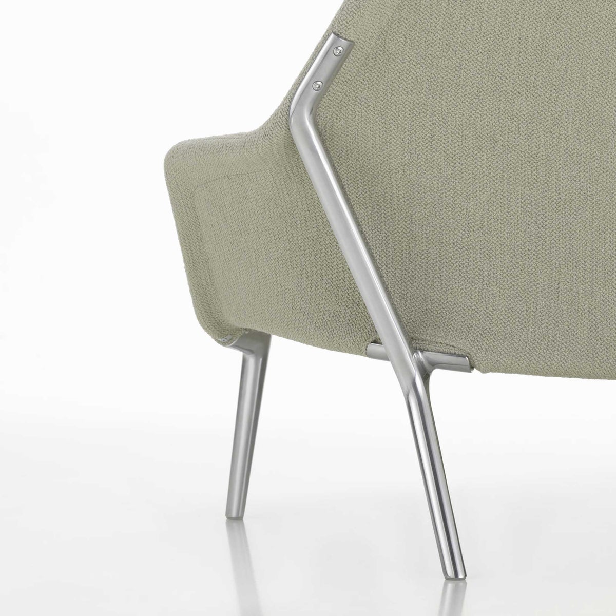 Vitra（ヴィトラ） / Slow Sofa (スローソファ) / Flocca (フロッカ）カバーカラー：ベージュ / ベース：アルミポリッシュ / バッククッション 65×30cm Kvadrat Reflex 0449 / バッククッション 40×30cm Hola 03 chestnut / バッククッション 60×40cm Dedar A perfect Flower col.003 / ネッククッション付