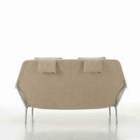 Vitra（ヴィトラ） / Slow Sofa (スローソファ) / Flocca (フロッカ）カバーカラー：ベージュ / ベース：アルミポリッシュ / バッククッション 65×30cm Kvadrat Reflex 0449 / バッククッション 40×30cm Hola 03 chestnut / バッククッション 60×40cm Dedar A perfect Flower col.003 / ネッククッション付