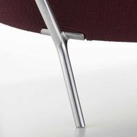 Vitra（ヴィトラ） / Slow Sofa (スローソファ) / Flocca (フロッカ）カバーカラー：ベージュ / ベース：アルミポリッシュ / バッククッション 65×30cm Kvadrat Reflex 0449 / バッククッション 40×30cm Hola 03 chestnut / バッククッション 60×40cm Dedar A perfect Flower col.003 / ネッククッション付