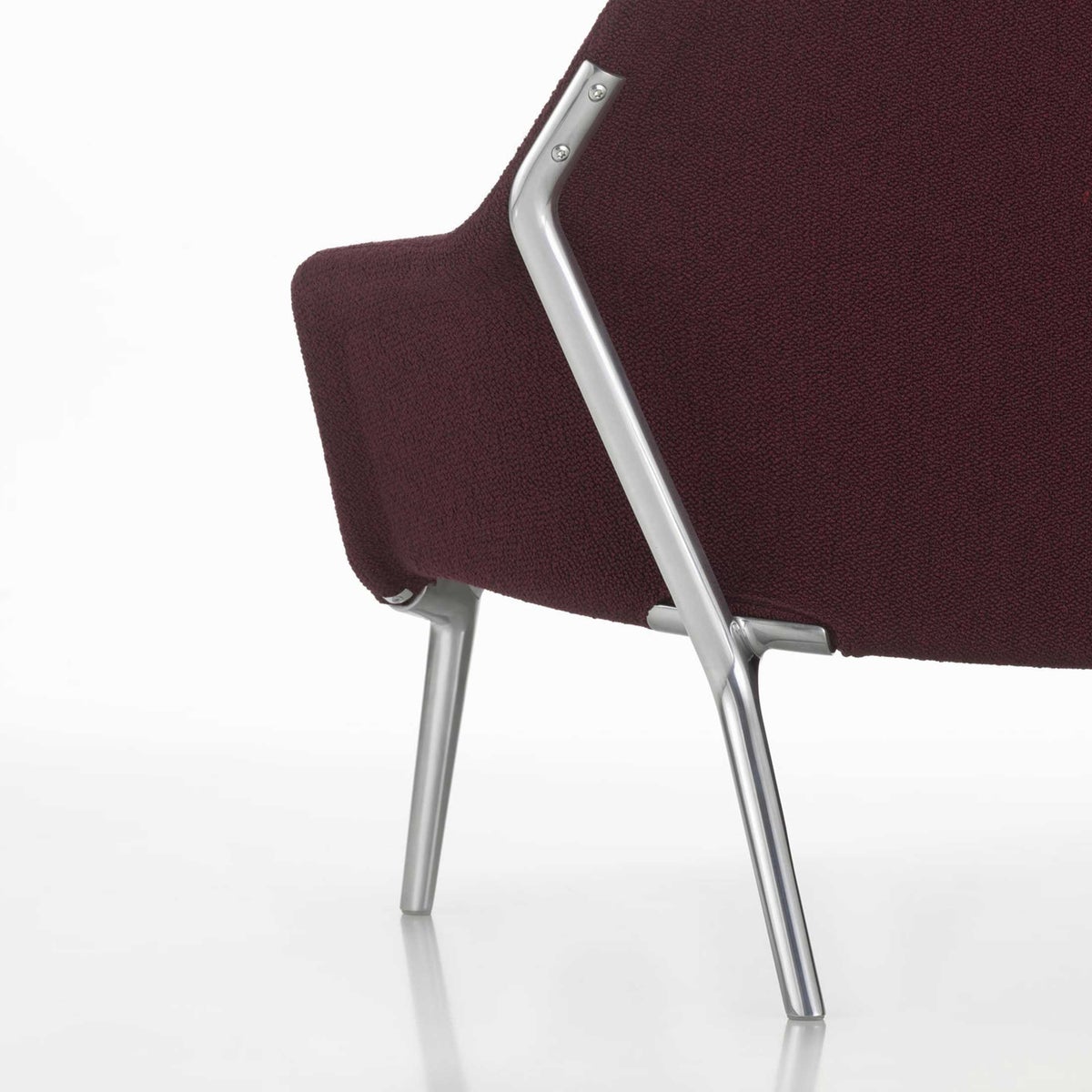 Vitra（ヴィトラ） / Slow Sofa (スローソファ) / Flocca (フロッカ）カバーカラー：ベージュ / ベース：アルミポリッシュ / バッククッション 65×30cm Kvadrat Reflex 0449 / バッククッション 40×30cm Hola 03 chestnut / バッククッション 60×40cm Dedar A perfect Flower col.003 / ネッククッション付