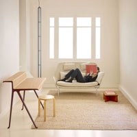 Vitra（ヴィトラ） / Slow Sofa (スローソファ) / Flocca (フロッカ）カバーカラー：ベージュ / ベース：アルミポリッシュ / バッククッション 65×30cm Kvadrat Reflex 0449 / バッククッション 40×30cm Hola 03 chestnut / バッククッション 60×40cm Dedar A perfect Flower col.003 / ネッククッション付