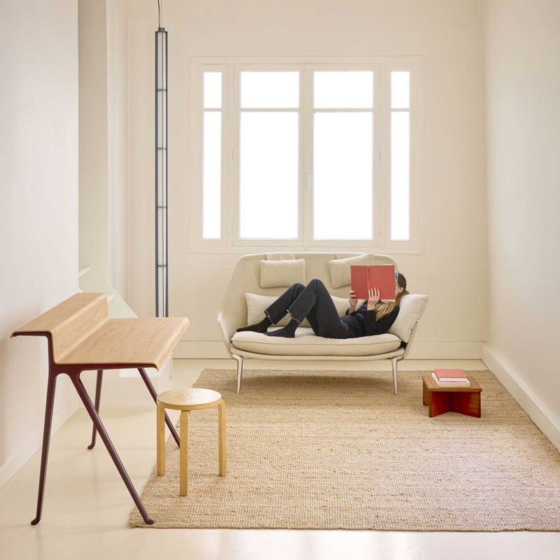 Vitra（ヴィトラ） / Slow Sofa (スローソファ) / Flocca (フロッカ）カバーカラー：ベージュ / ベース：アルミポリッシュ / バッククッション 65×30cm Kvadrat Reflex 0449 / バッククッション 40×30cm Hola 03 chestnut / バッククッション 60×40cm Dedar A perfect Flower col.003 / ネッククッション付