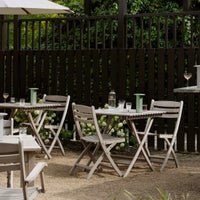 FRITZ HANSEN（フリッツ・ハンセン） / SOLAE（ソラエ） / ライトグリーン（アルマイト仕上げ） / テーブルランプ