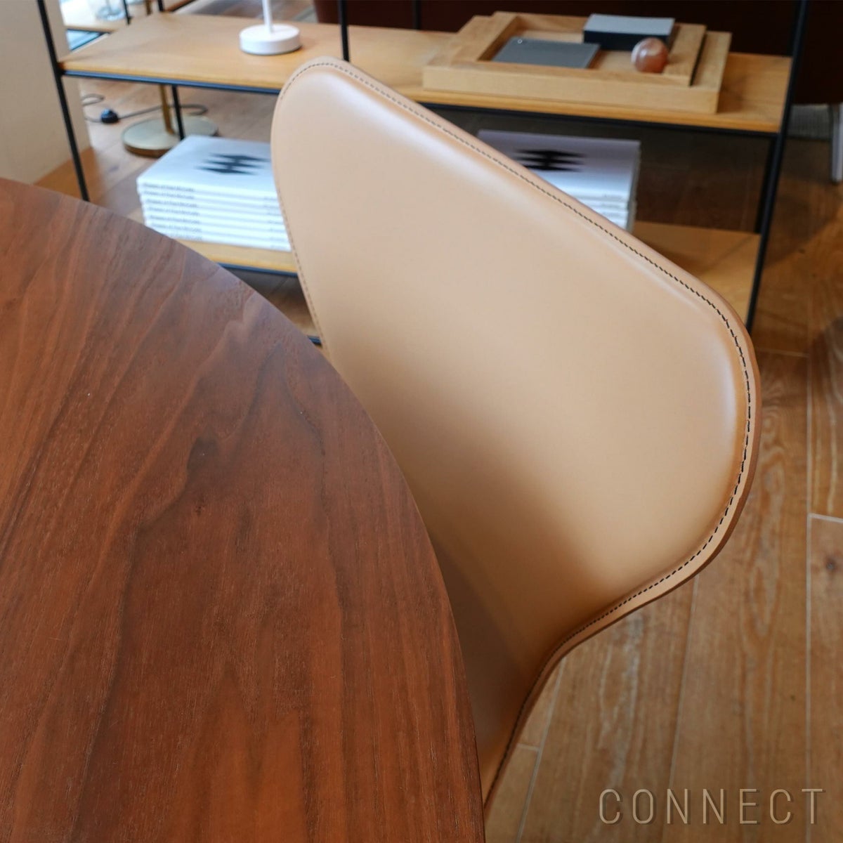 【70周年記念モデル】FRITZ HANSEN（フリッツ・ハンセン） / SERIES 7（セブンチェア） / TAILORED（テーラード） / ハーネスレザー / ウォームエクリュ / フルパディング