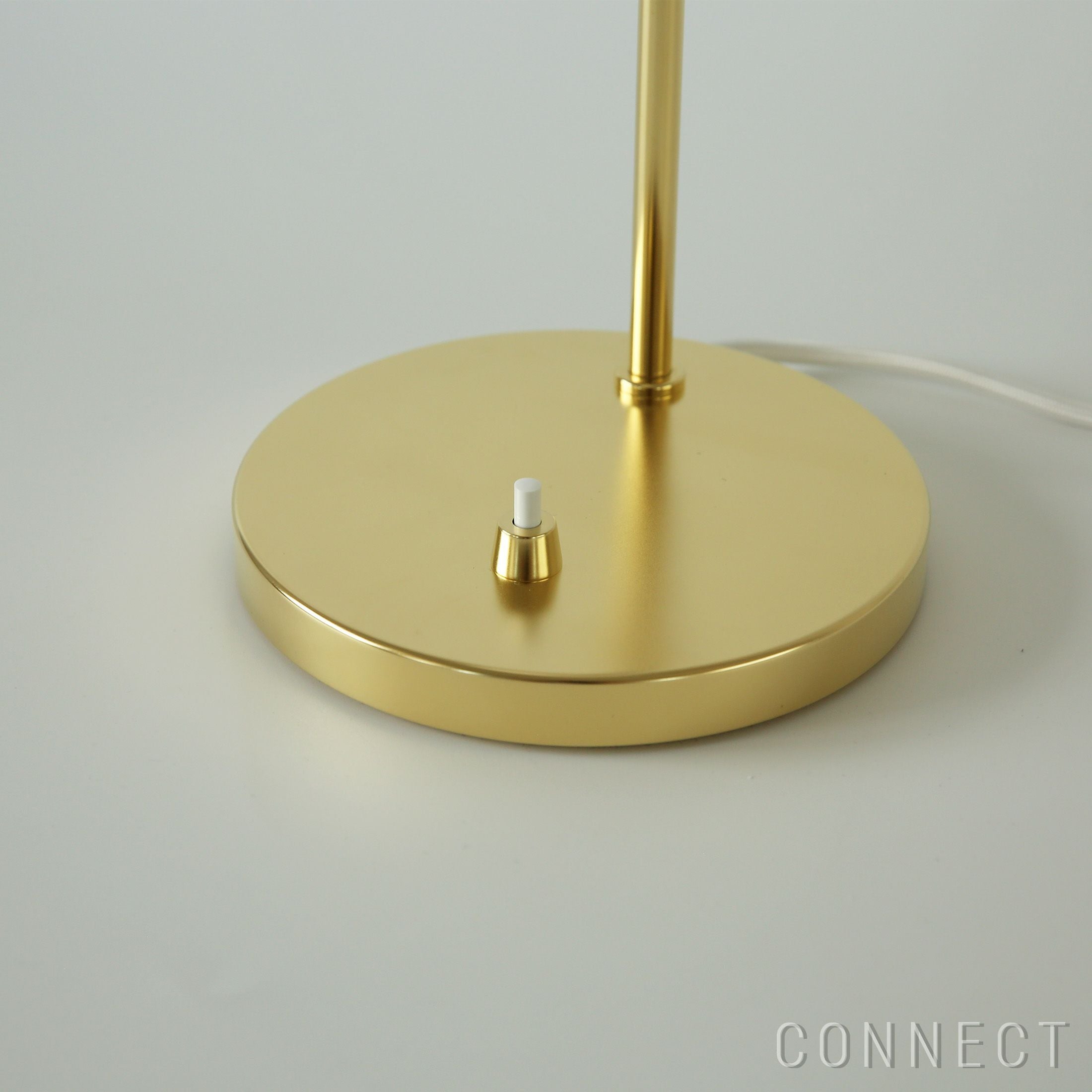 126 黄金色に輝く　テーブル Louis Poulsen（ルイスポールセン） / VL Ring Crown Table Lamp（VL