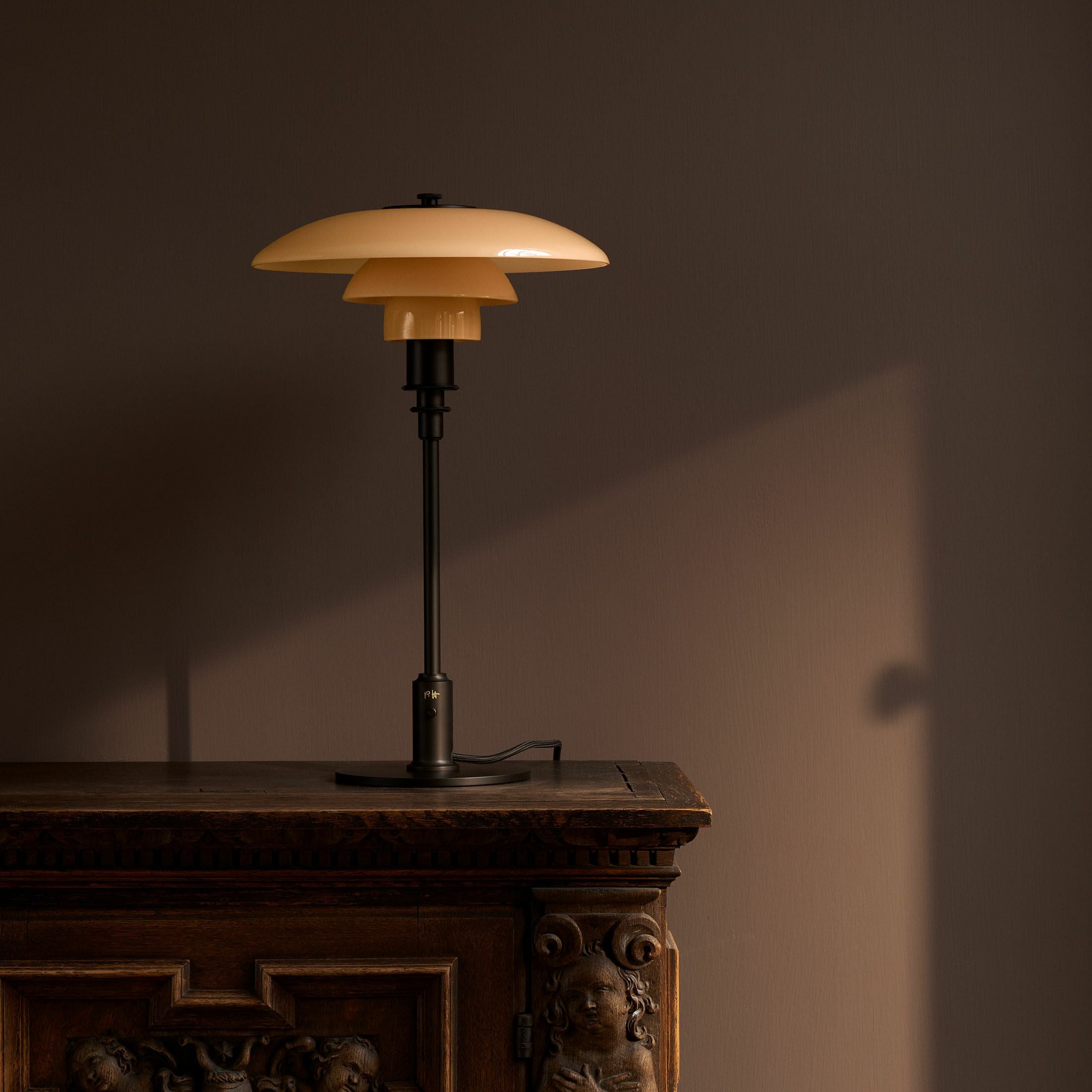 Louis Poulsen（ルイスポールセン） PH 3/2 Dusty Terracotta テーブル
