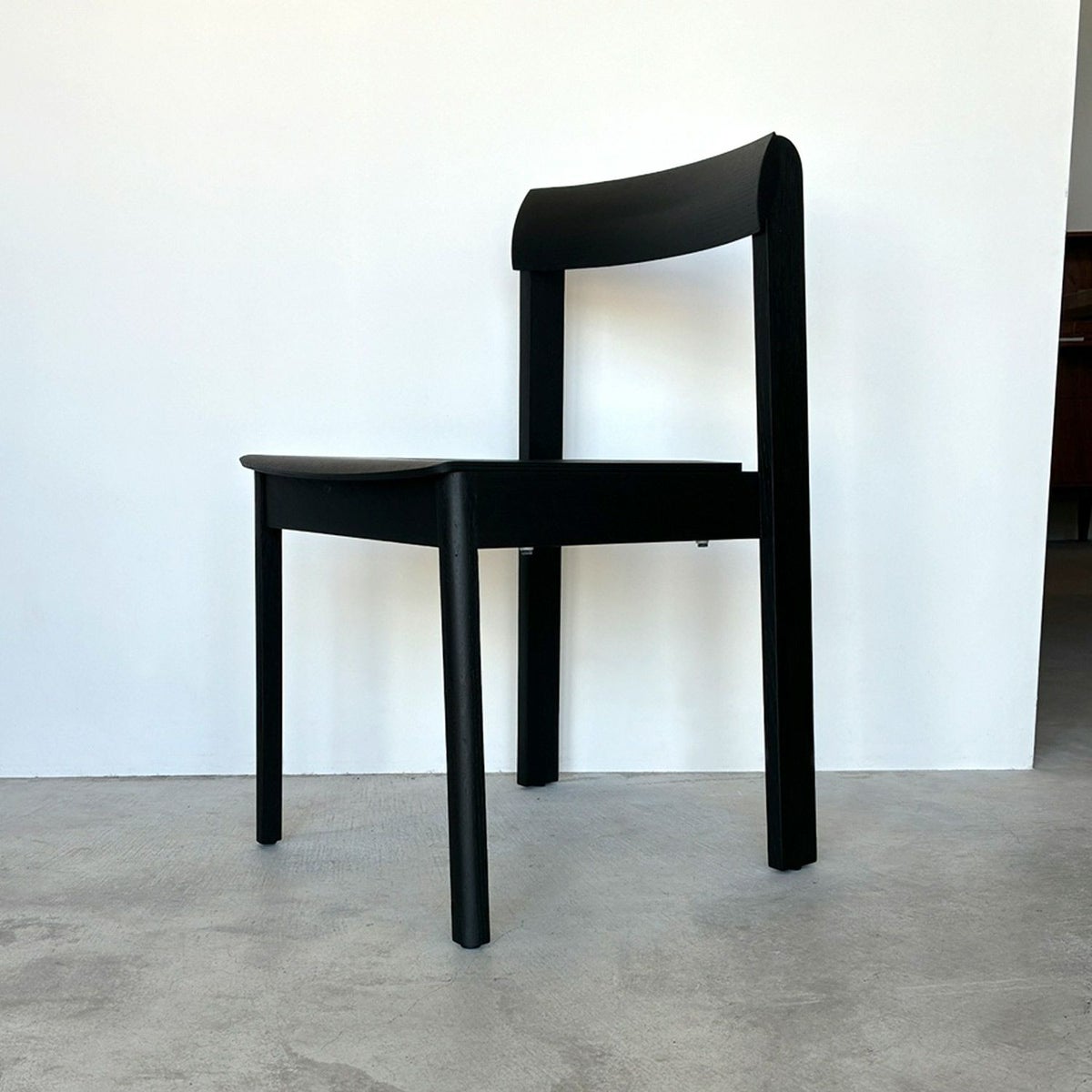 【アウトレット】FORM & REFINE（フォーム&リファイン） / Blueprint Chair（ブループリントチェア） / Black Stained Oak（オーク ブラックステイン仕上げ） / チェア