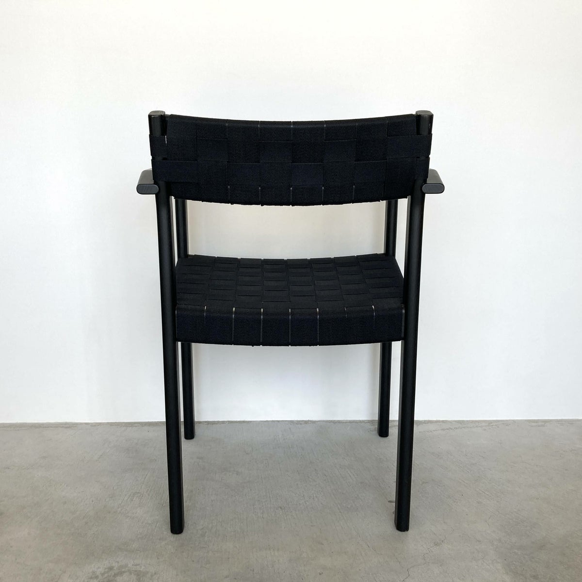 【アウトレット】FORM & REFINE（フォーム&リファイン） / Motif Armchair（モチーフ アームチェア） / Black Stained Oak（オーク ブラックステイン仕上げ） / チェア / No.1
