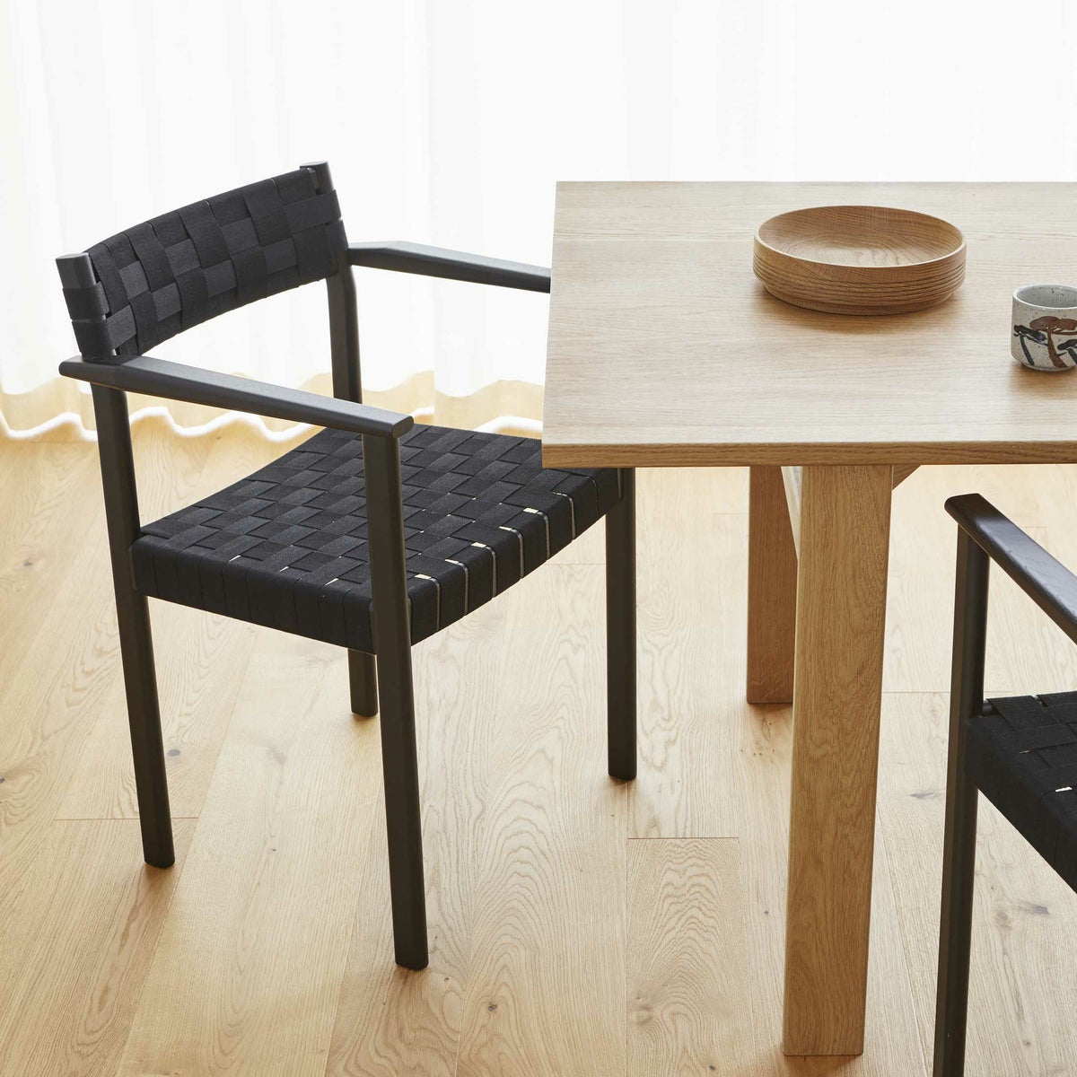 【アウトレット】FORM & REFINE（フォーム&リファイン） / Motif Armchair（モチーフ アームチェア） / Black Stained Oak（オーク ブラックステイン仕上げ） / チェア / No.2