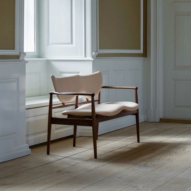 HOUSE OF FINN JUHL（ハウス・オブ・フィンユール） / 48 SOFA BENCH / ウォルナット材・オイル仕上げ・レザー（Vegetal Nature） / ベンチ