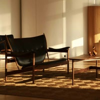 HOUSE OF FINN JUHL（ハウス・オブ・フィンユール） / CHIEFTAIN SOFA（チーフテンソファ） / ウォルナット材・オイル仕上げ・エレガンスレザー（Elegance Black）