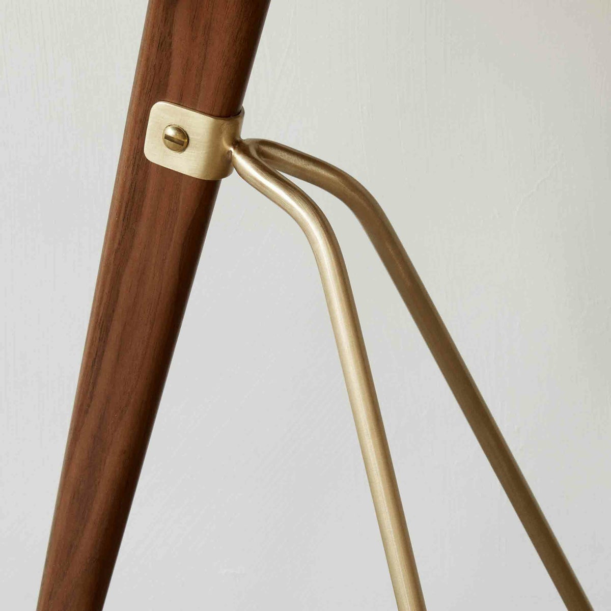 Audo Copenhagen（オドー・コペンハーゲン） / UMANOFF SIDE TABLE H45cm（ウマノフ サイドテーブル） / Walnut / ウォルナット