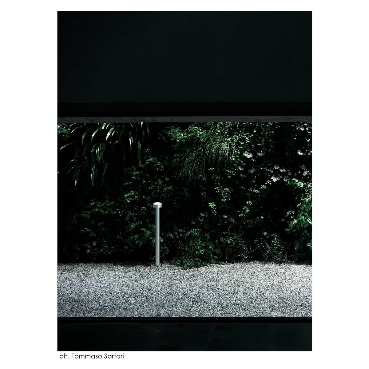 FLOS（フロス） / BELLHOP BOLLARD 850（ベルホップ ボラード） / H380 / 3000K / 全6色 / 庭園灯