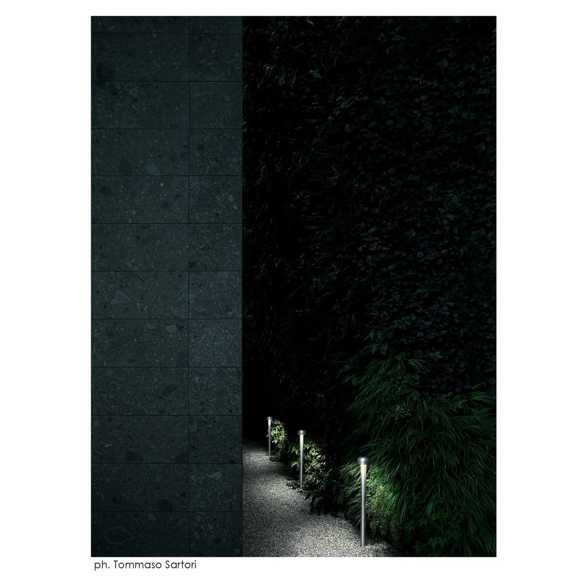 FLOS（フロス） / BELLHOP BOLLARD 850（ベルホップ ボラード） / H380 / 3000K / 全6色 / 庭園灯