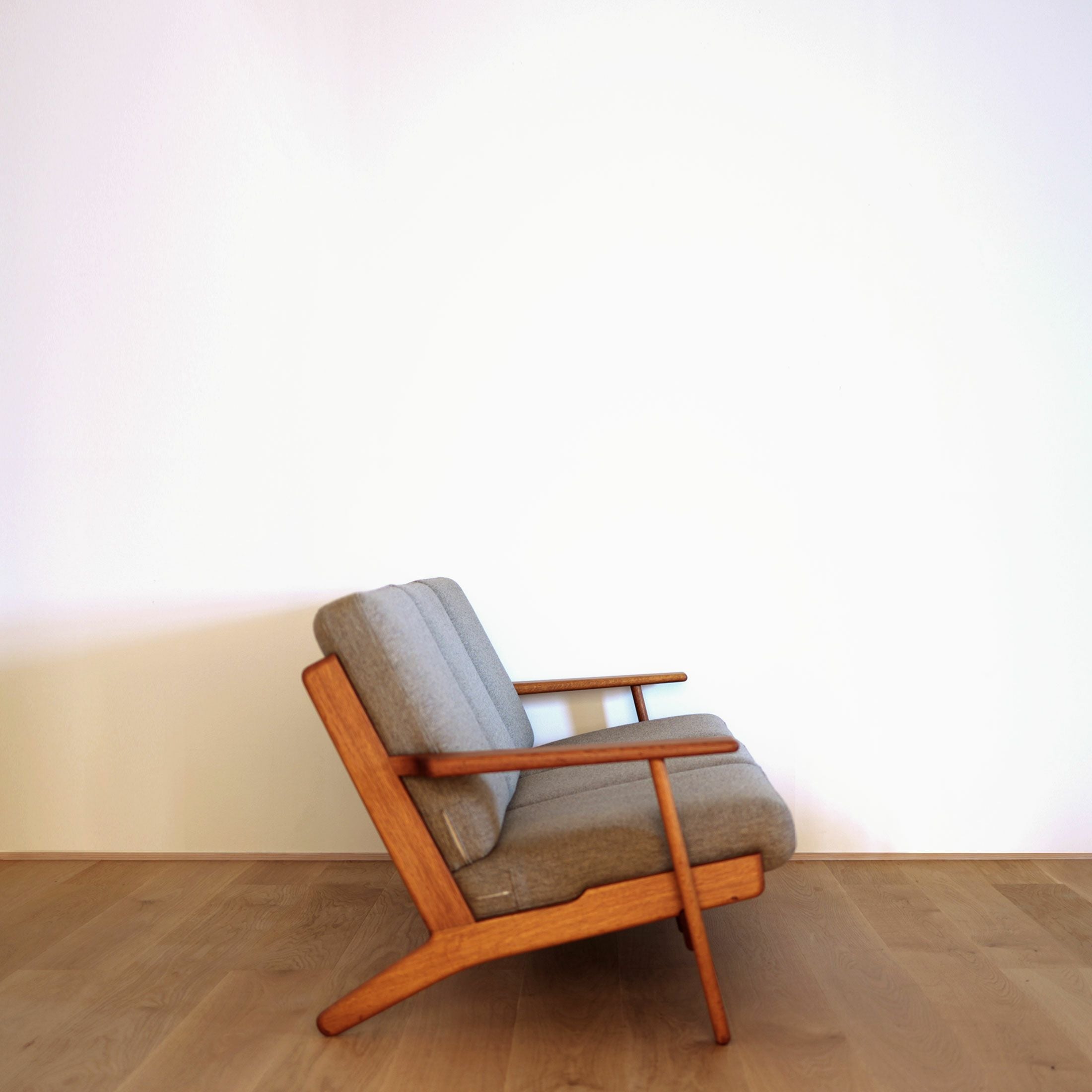 Hans J. Wegner（ハンス J. ウェグナー） / GE290 3シーター（vd2211