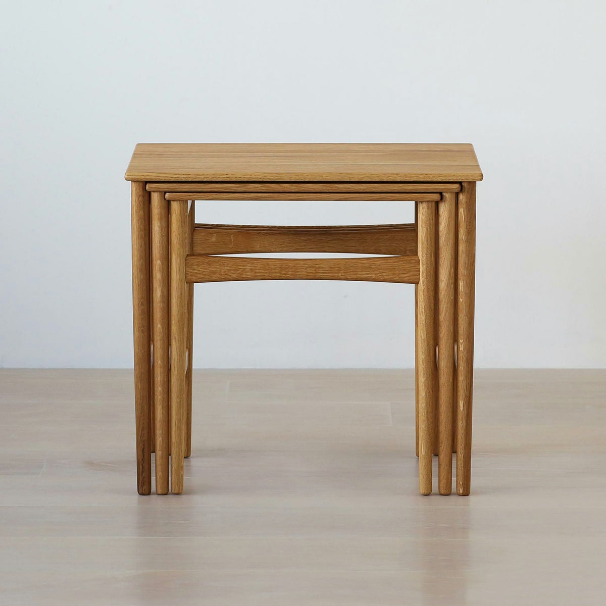 CARL HANSEN & SON（カール・ハンセン＆サン） / CH004 NESTING TABLES（ネスティングテーブル） / オーク材・オイル仕上げ / ネストテーブル