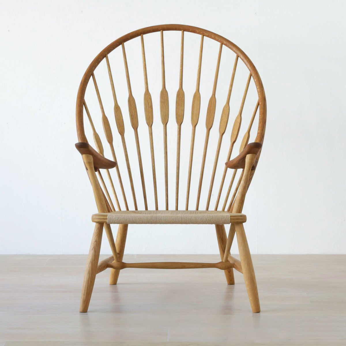 PP Mobler（PPモブラー） / PP550 Peacock Chair（ピーコックチェア） / オーク材・オイル仕上げ / アーム：チーク材 / ナチュラルペーパーコード