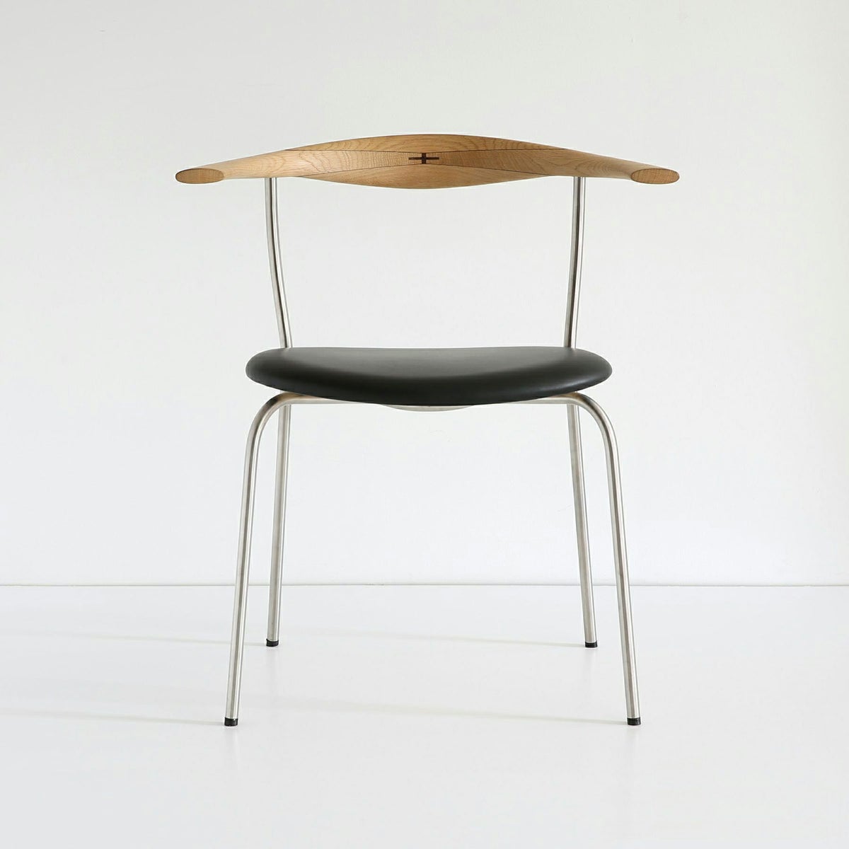 PP Mobler（PPモブラー） / PP701 チェア / オーク材・ソープ仕上げ / エルモソフトレザー（Black）