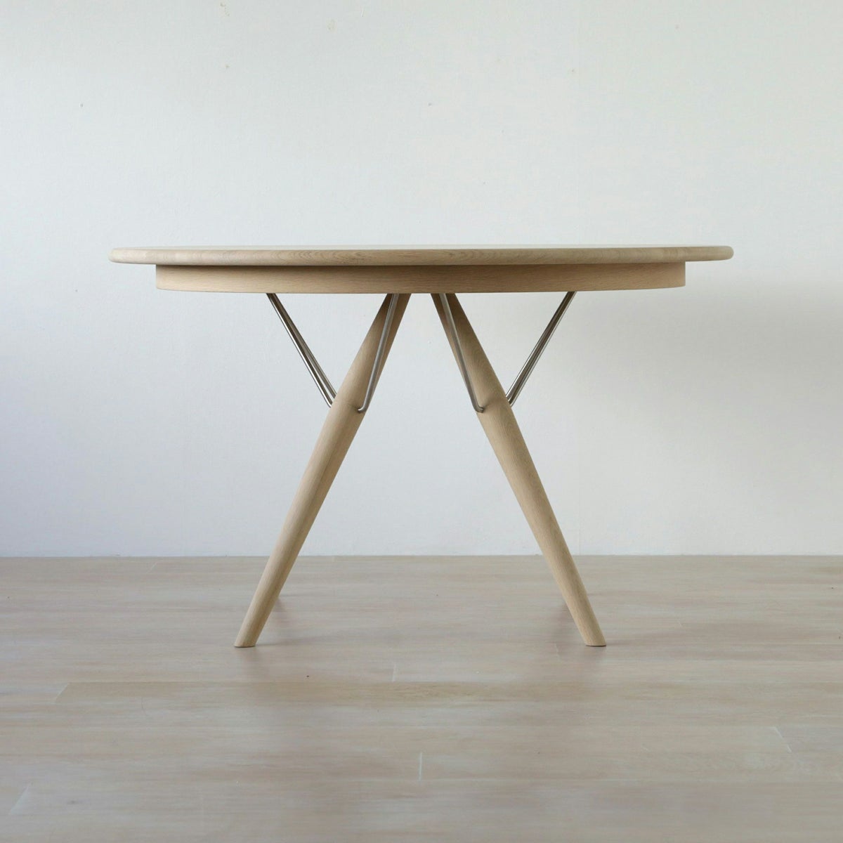 PP Mobler（PPモブラー） / PP75 / オーク材・ソープ仕上げ / Φ120 / テーブル / 伸長板取付不可