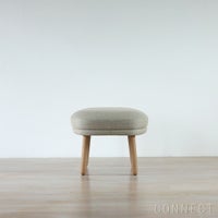 FRITZ HANSEN（フリッツ・ハンセン） / FRI FOOT STOOL（フリチェア用フットスツール） / ウッドベース / Sunniva（スニバ）233 ライトベージュ×Moss（モス）0019