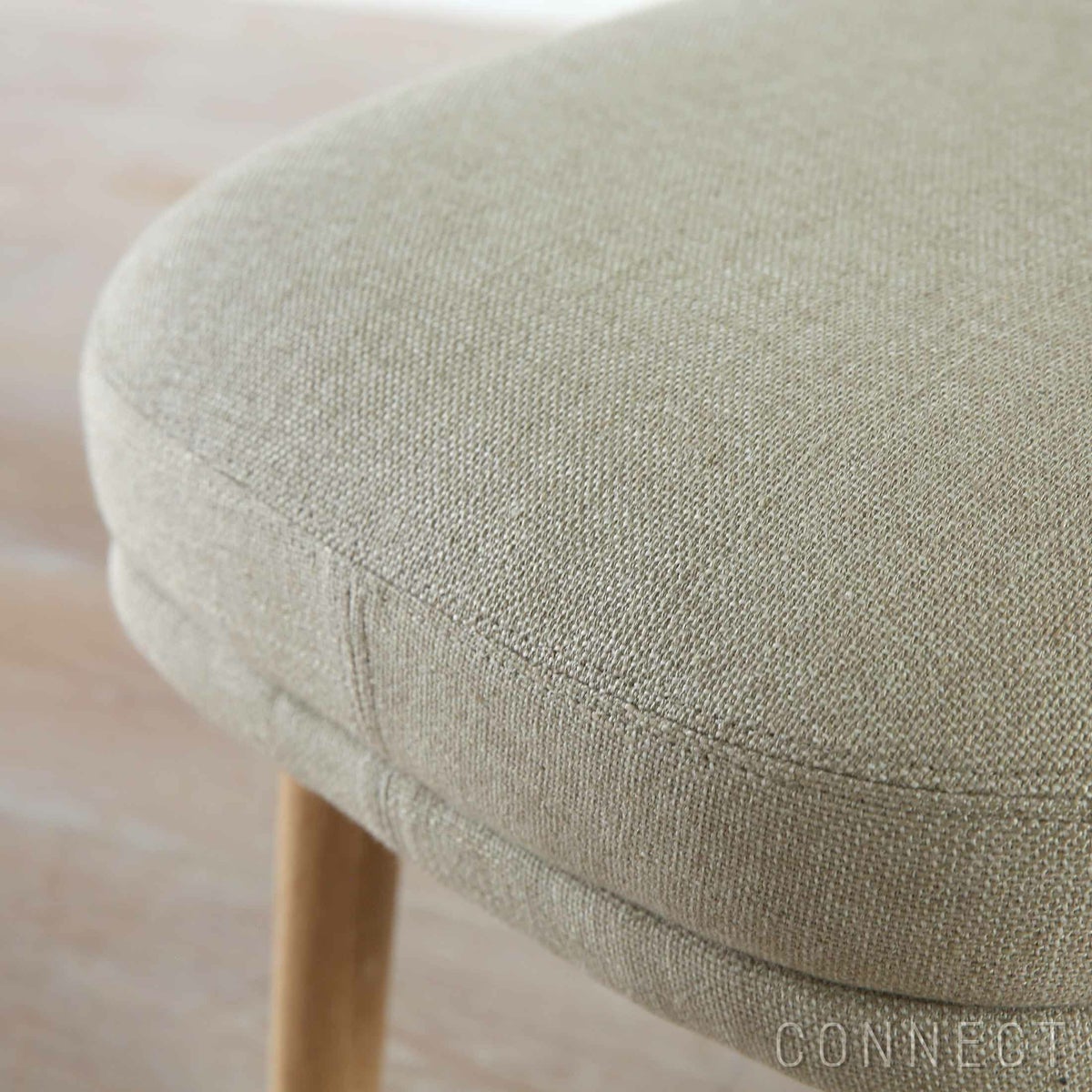 FRITZ HANSEN（フリッツ・ハンセン） / FRI FOOT STOOL（フリチェア用フットスツール） / ウッドベース / Sunniva（スニバ）233 ライトベージュ×Moss（モス）0019