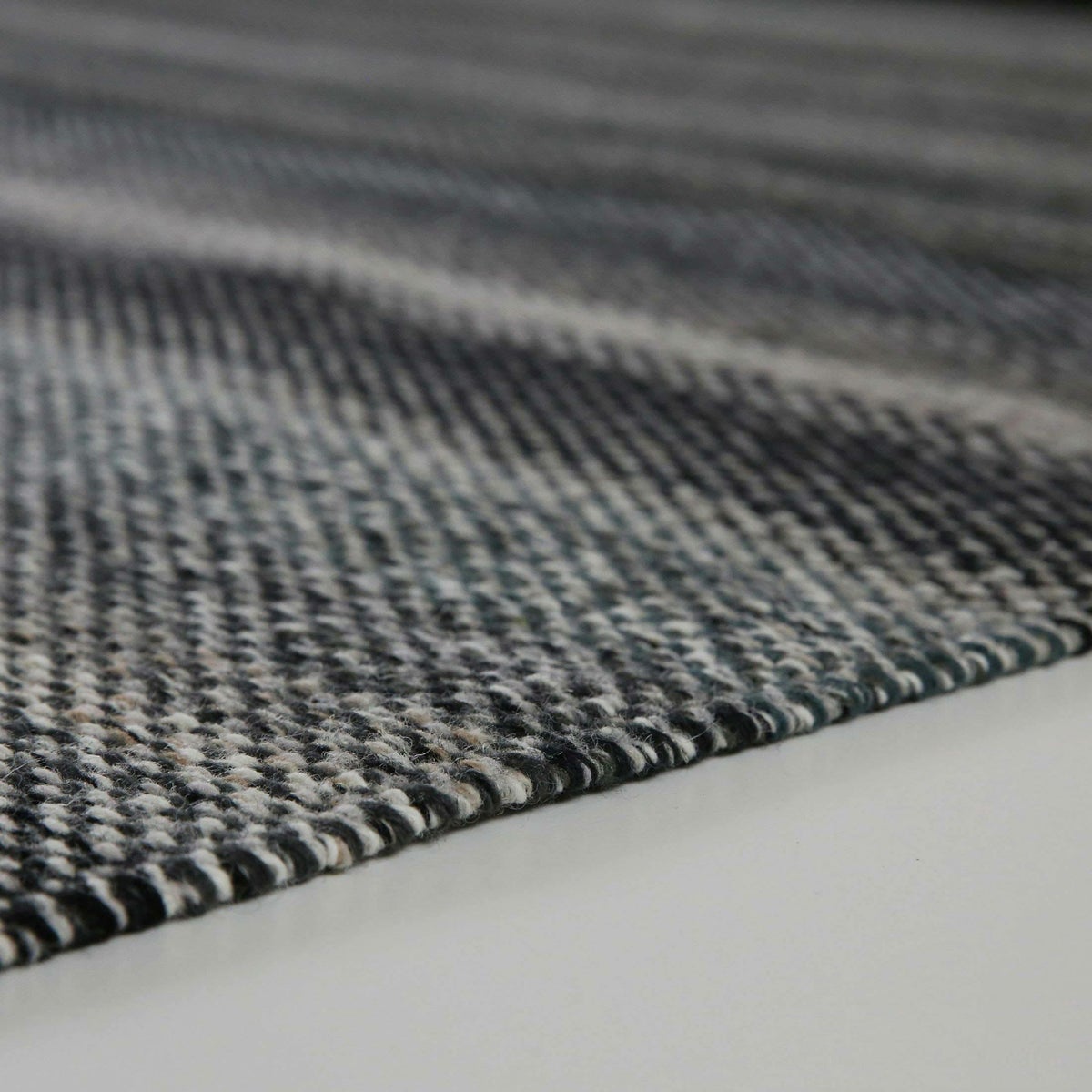 【アウトレット】KASTHALL（カスタール） / HARVEST（ハーベスト）/ブラック＆グレイ（170cm×240cm） / 1015711 / ラグ