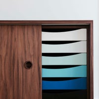 HOUSE OF FINN JUHL（ハウス・オブ・フィンユール） / SIDEBOARD W/ TRAY UNIT（サイドボード） / ウォルナット材・オイル仕上げ / 脚：ブラック / トレイユニット付き（COLD）