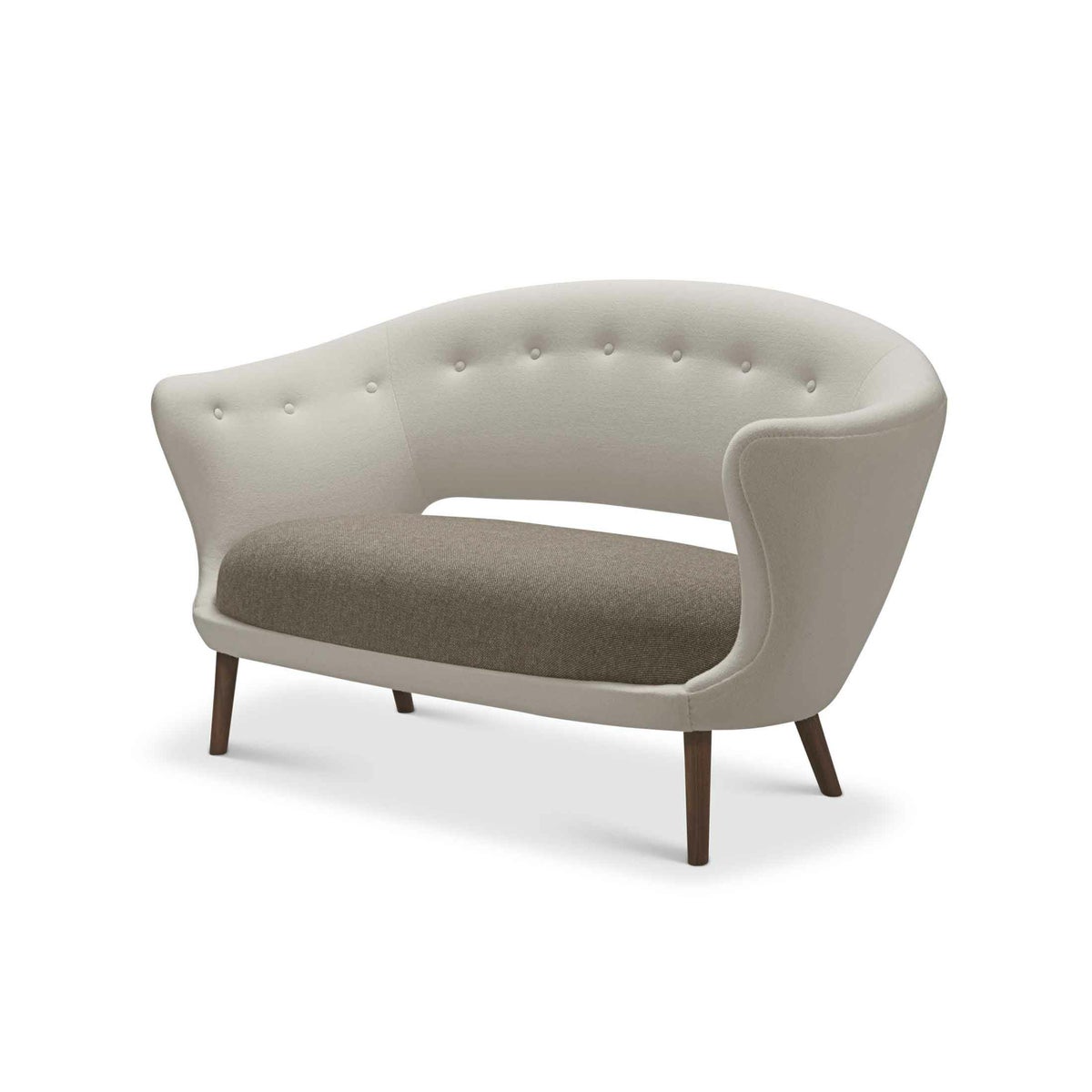 HOUSE OF FINN JUHL（ハウス・オブ・フィンユール） / WILLADSEN SOFA（ウィラドセンソファ） / ウォルナット材・オイル仕上げ / Hallingdal 100・270（ハリンダル）