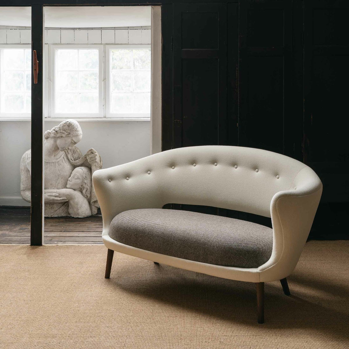 HOUSE OF FINN JUHL（ハウス・オブ・フィンユール） / WILLADSEN SOFA（ウィラドセンソファ） / ウォルナット材・オイル仕上げ / Hallingdal 100・270（ハリンダル）