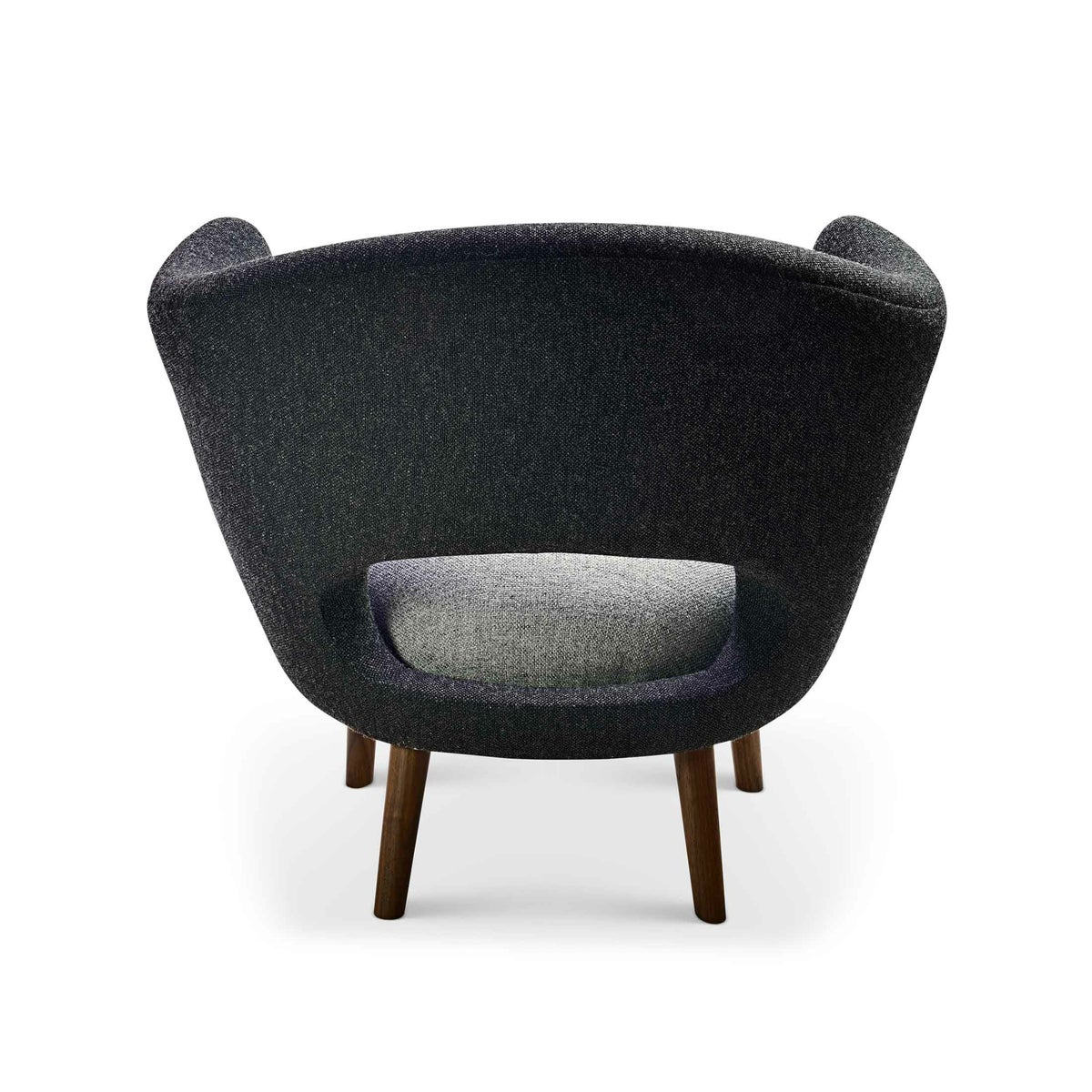 HOUSE OF FINN JUHL（ハウス・オブ・フィンユール） / WILLADSEN CHAIR（ウィラドセンチェア） / ウォルナット材・オイル仕上げ / Hallingdal 180・130（ハリンダル） / ラウンジチェア