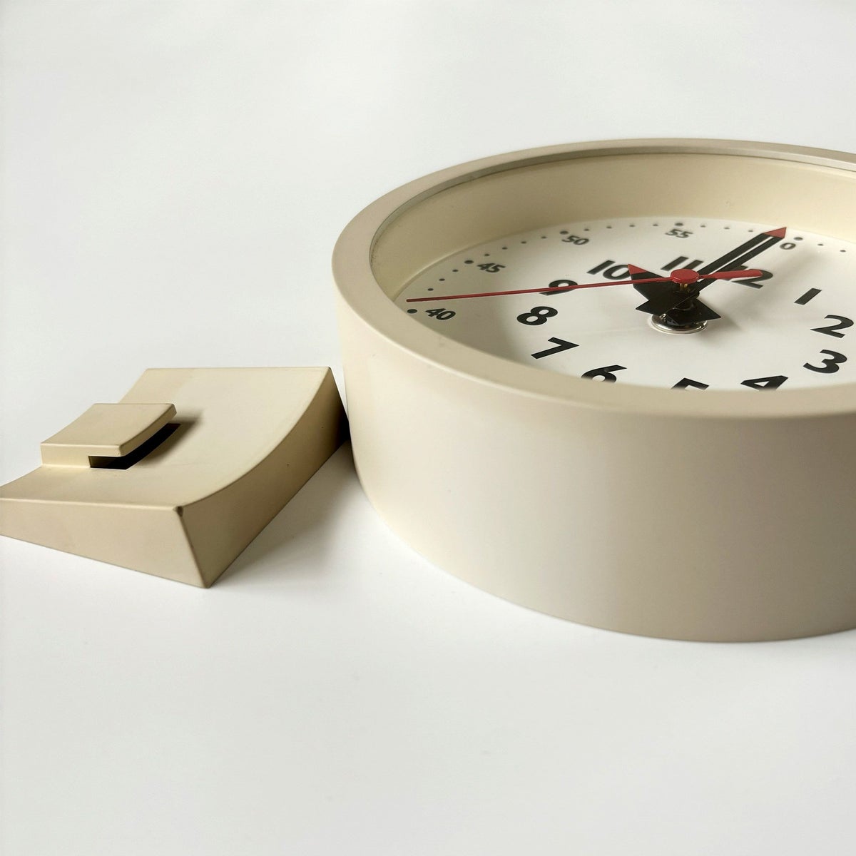 【アウトレット】Lemnos（レムノス） / fun pun clock for table ( ふんぷんくろっく) 置き時計