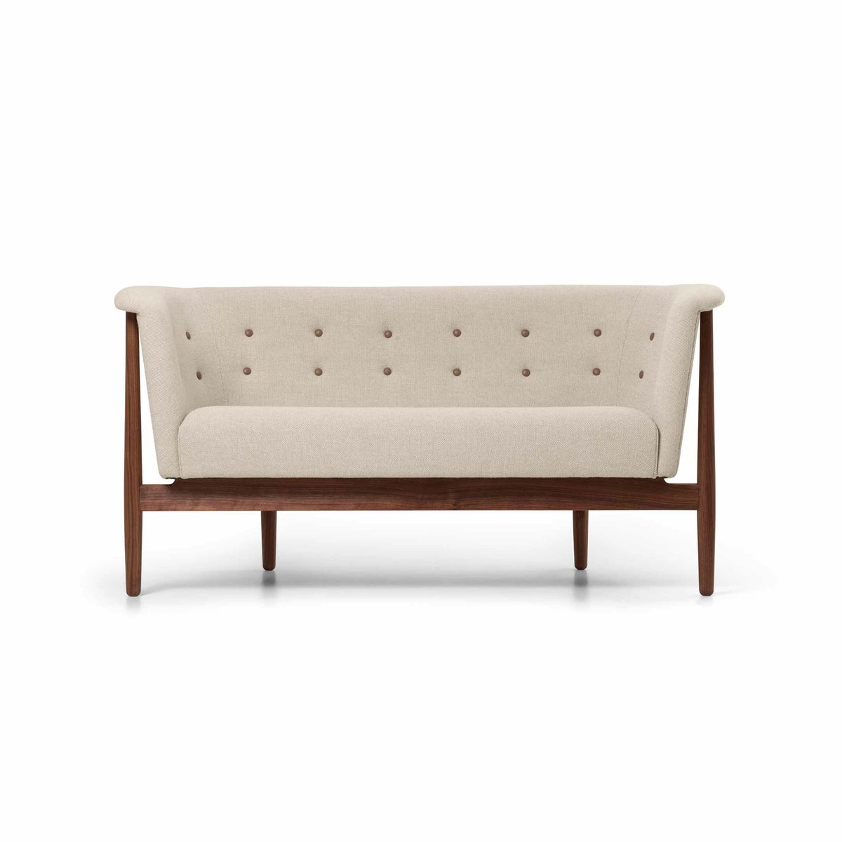 CARL HANSEN & SON（カール・ハンセン＆サン） / ND52-2 VITA SOFA（ヴィタソファ） / ウォルナット材・オイル仕上げ / Hallingdal 0200（ハリンダル） / ボタン：Sif 95 / ソファ