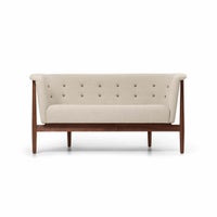 CARL HANSEN & SON（カール・ハンセン＆サン） / ND52-2 VITA SOFA（ヴィタソファ） / ウォルナット材・オイル仕上げ / Hallingdal 0200（ハリンダル） / ボタン：Sif 95 / ソファ