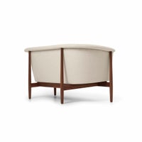 CARL HANSEN & SON（カール・ハンセン＆サン） / ND52-2 VITA SOFA（ヴィタソファ） / ウォルナット材・オイル仕上げ / Hallingdal 0200（ハリンダル） / ボタン：Sif 95 / ソファ