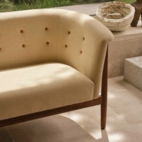 CARL HANSEN & SON（カール・ハンセン＆サン） / ND52-2 VITA SOFA（ヴィタソファ） / ウォルナット材・オイル仕上げ / Hallingdal 0200（ハリンダル） / ボタン：Sif 95 / ソファ