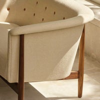 CARL HANSEN & SON（カール・ハンセン＆サン） / ND52-2 VITA SOFA（ヴィタソファ） / ウォルナット材・オイル仕上げ / Hallingdal 0200（ハリンダル） / ボタン：Sif 95 / ソファ