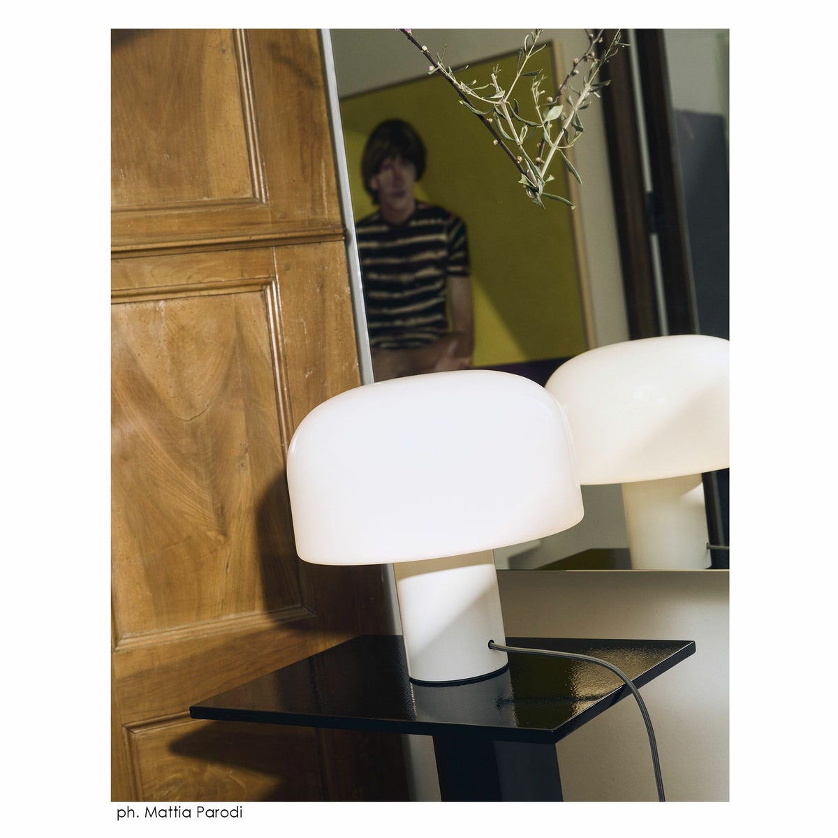 FLOS（フロス） / BELLHOP GLASS T（ベルホップ ガラス） / 全3色 / テーブルランプ