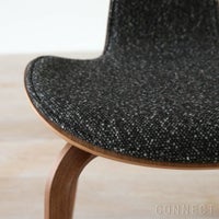 FRITZ HANSEN（フリッツ・ハンセン） / GRAND PRIX（グランプリチェア） / ウッドレッグ / ウォルナット / フロントパディング / VANIR 373（ヴァニール）グラナイトブラウン