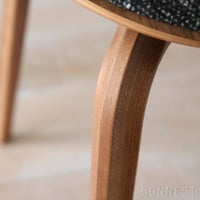 FRITZ HANSEN（フリッツ・ハンセン） / GRAND PRIX（グランプリチェア） / ウッドレッグ / ウォルナット / フロントパディング / VANIR 373（ヴァニール）グラナイトブラウン