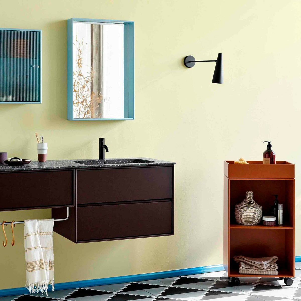 Montana（モンタナ） / SHELFIE（シェルフィー） / W46.8×H69.6cm / 全2色 / ミラー