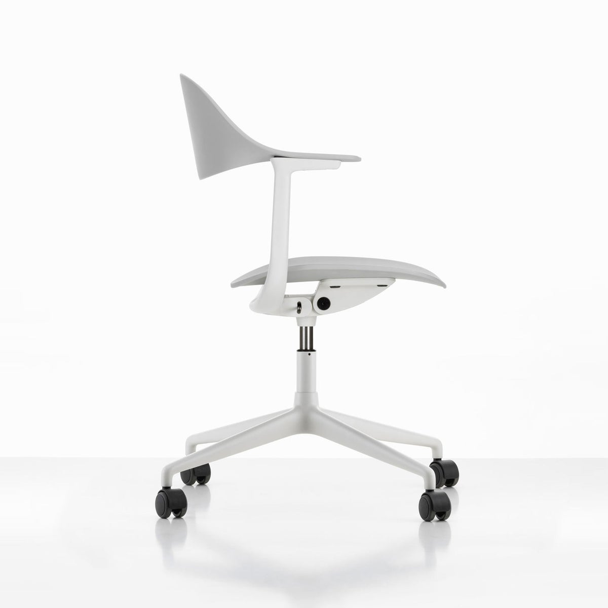 Vitra（ヴィトラ） / Mynt（ミント） / プラスチック / 4スターベース / 全2色 / デスクチェア