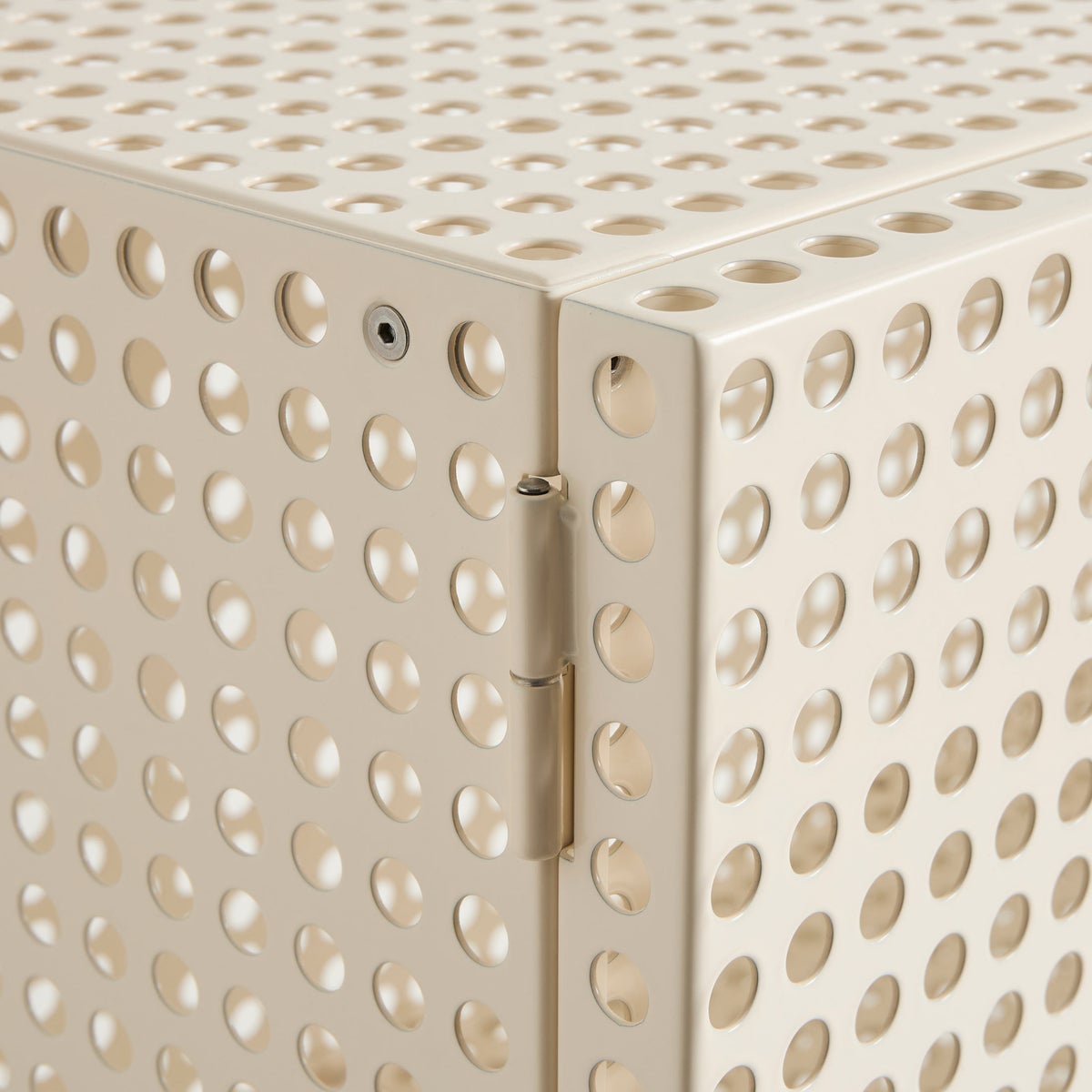 HAY（ヘイ） / PERFORATED CABINET FLOOR（パーフォレイテッド キャビネット フロア） / Lサイズ / 全2色 / キャビネット