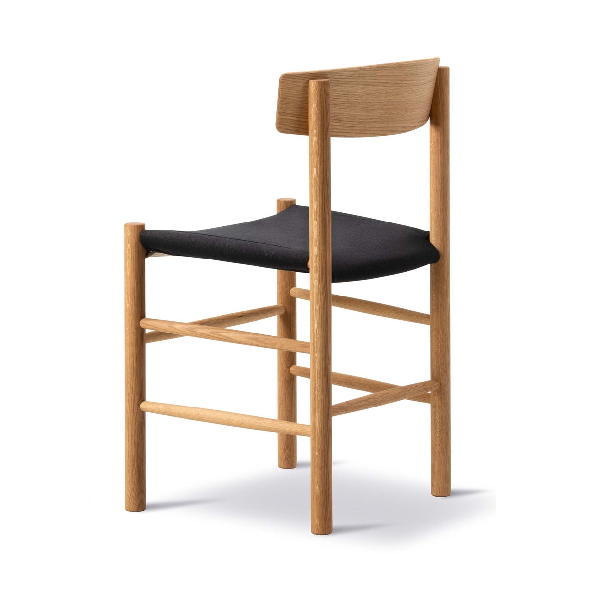 FREDERICIA（フレデリシア） / J39（モーエンセンチェア・シェーカーチェア） / オーク材・オイル仕上げ / ブラックキャンバス