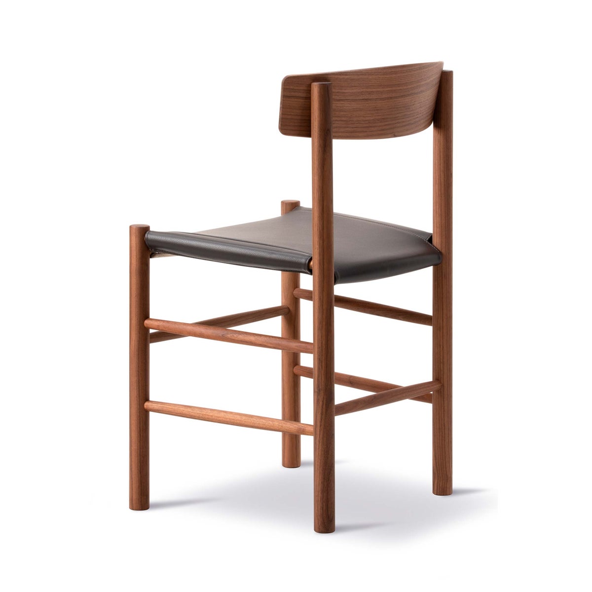 FREDERICIA（フレデリシア） / J39（モーエンセンチェア・シェーカーチェア） / ウォルナット材・オイル仕上げ / レザー（Omni 377 ダークブラウン）